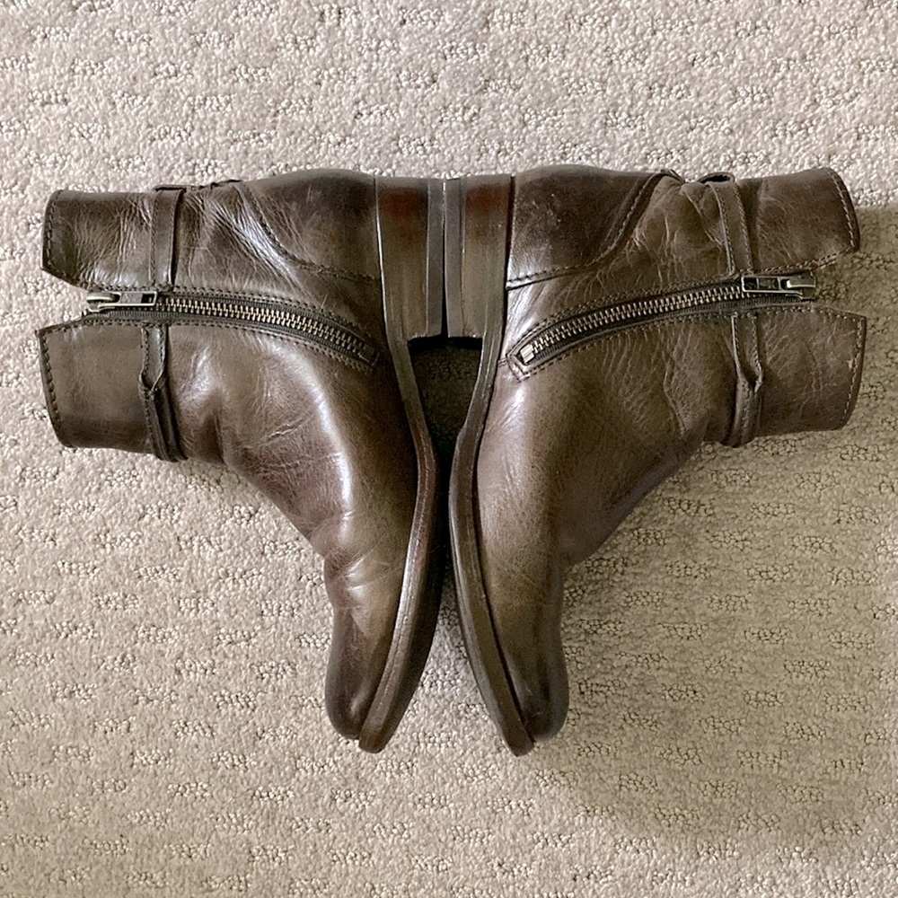 FRYE Melissa Seam Short Boots, Sz 6.5 (Vibram re-soled.) - Picture 3 of 12